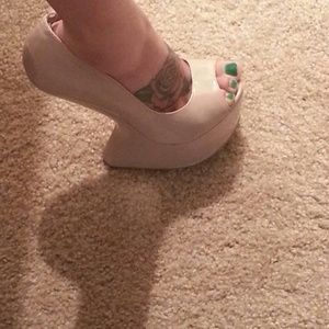 Nude color shoedazzle platform open toe pump