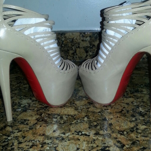 {{{SOLD}}}Authentic Christian Louboutin brand new - Picture 1 of 4