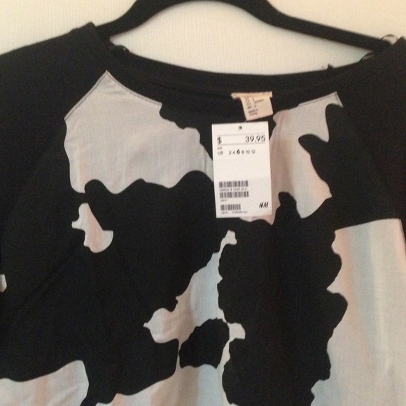 ❗NWT❗ H&M black/white sweat shirt - Picture 2 of 3