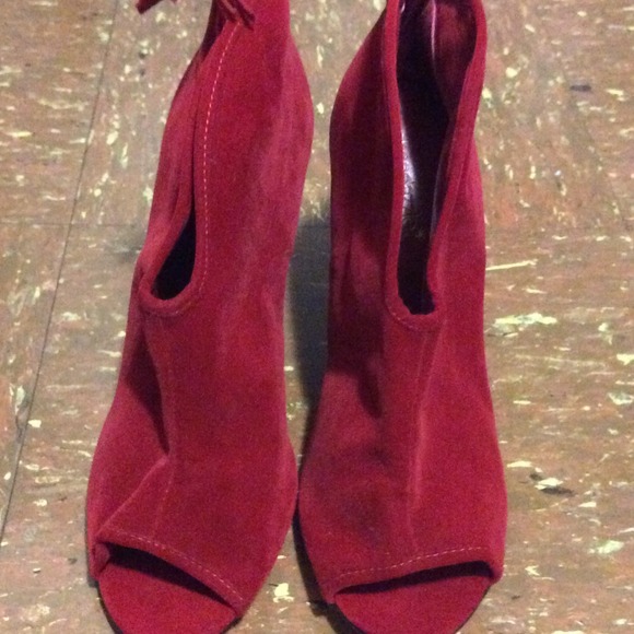 Very nice red velvet heels