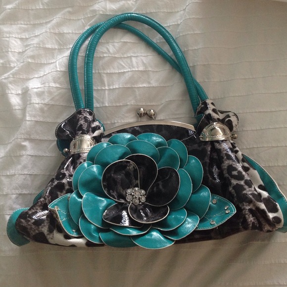Black & White Cheetah Print Handbag
