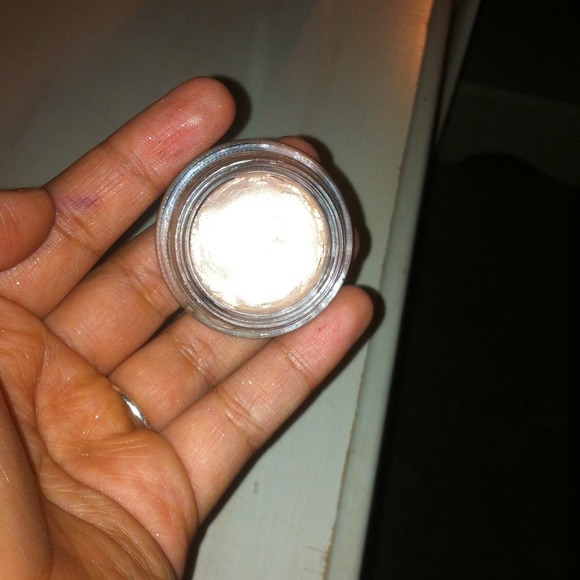 MAC Bundle! - Picture 4 of 4