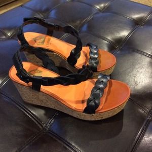 Crown vintage black wedge heel platform shoe 6