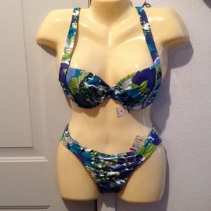 💕Sale💕 Tommy bahama new with tags xs