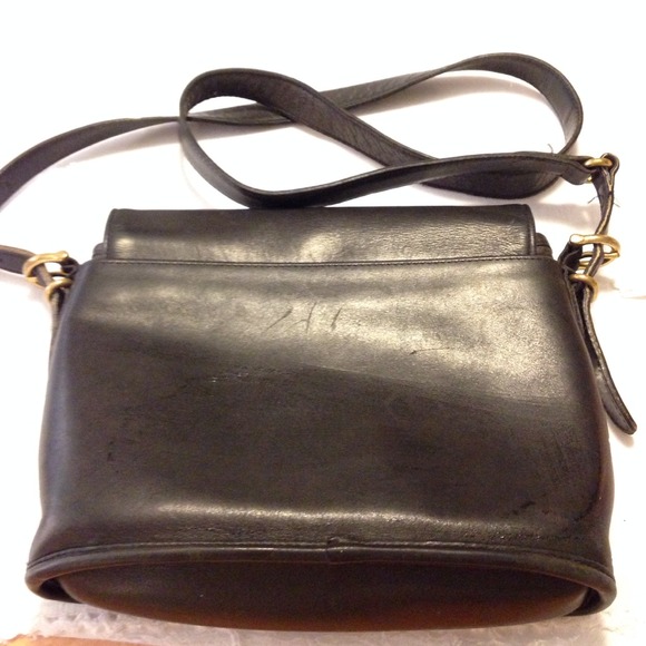 Vintage Coach Black Leather Flap Handbag A8B-9807 - Picture 3 of 4