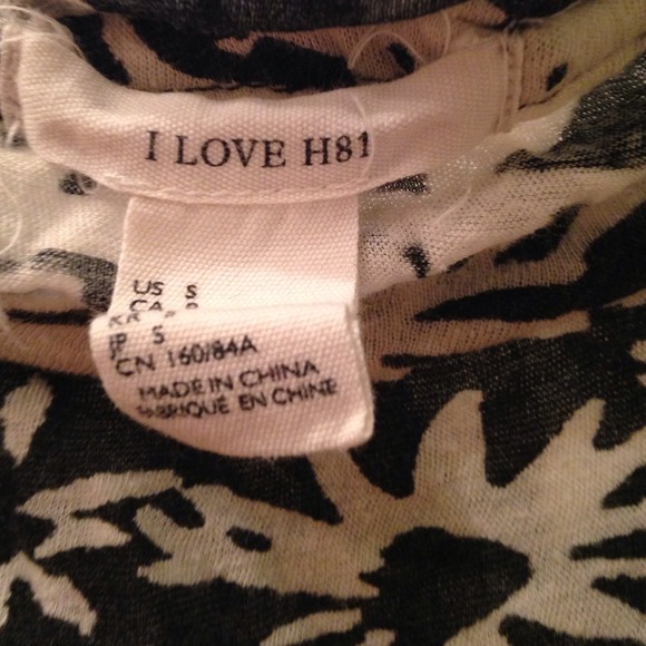 Forever 21  black and white floral tee - Picture 3 of 3