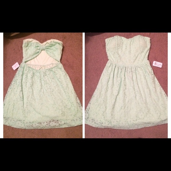 Aqua/green eyelet strapless sundress never worn.