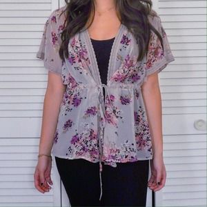 Darling scallop trim top with tie