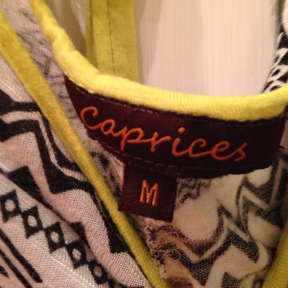 Cropped tribal print tee - Picture 4 of 4