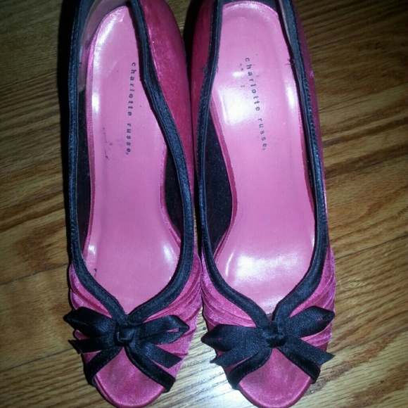 ***SOLD***Pink satin heels with black trim - Picture 2 of 3