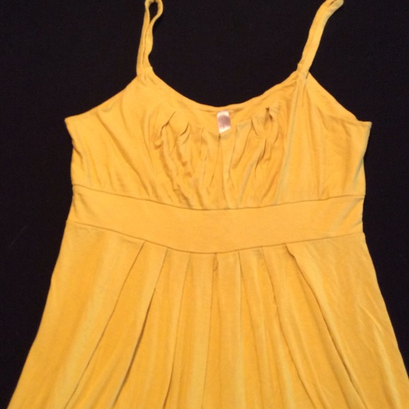 🚫GIFTED 🚫 for my PFF ! Yellow sundress - Picture 2 of 2