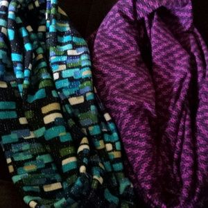 2  Infinity scarves