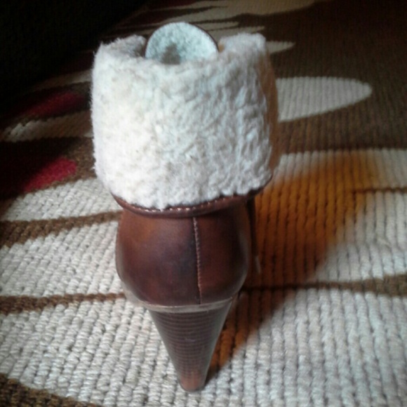 Boots - Picture 3 of 3