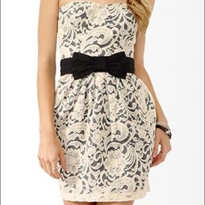 Forever 21 Strapless Paisley Lace Dress