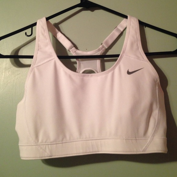 NWOT White Nike Sports Bra