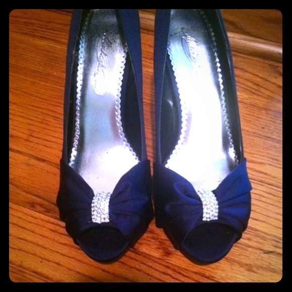Beautiful navy blue pumps