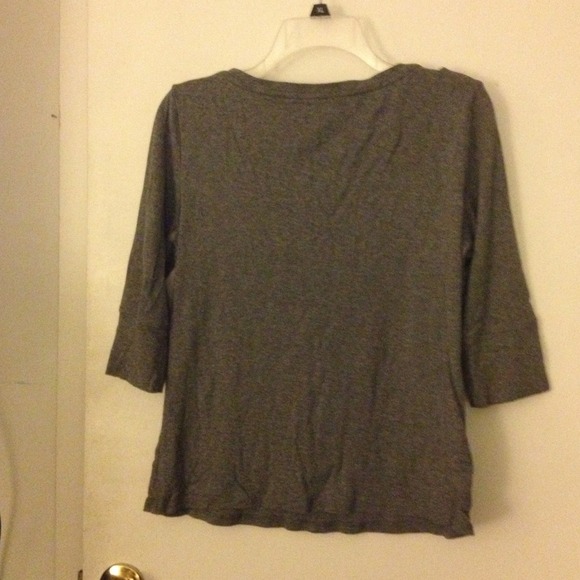 3/4 sleeve grey shirt - Picture 2 of 2