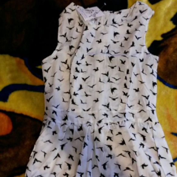 Trendy birdie motif flared hem chiffon top - Picture 1 of 1