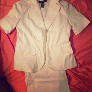 White linen short sleeve suit