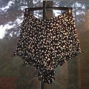 Brand new short woven shorts