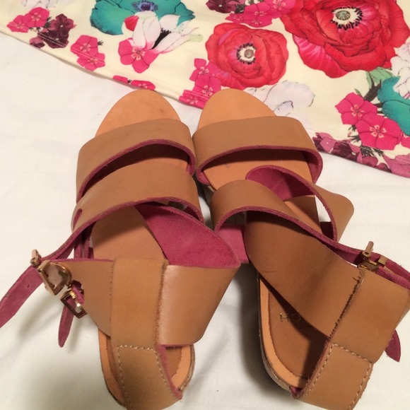 Mango Platform Sandals - Picture 2 of 4