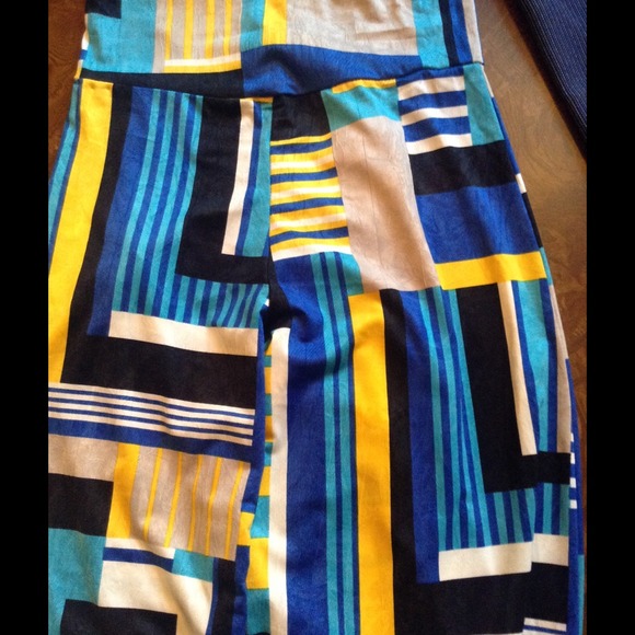 ❌SOLD❌Print Palazzo Pants - ‼️LAST PAIR‼️ - Picture 2 of 3