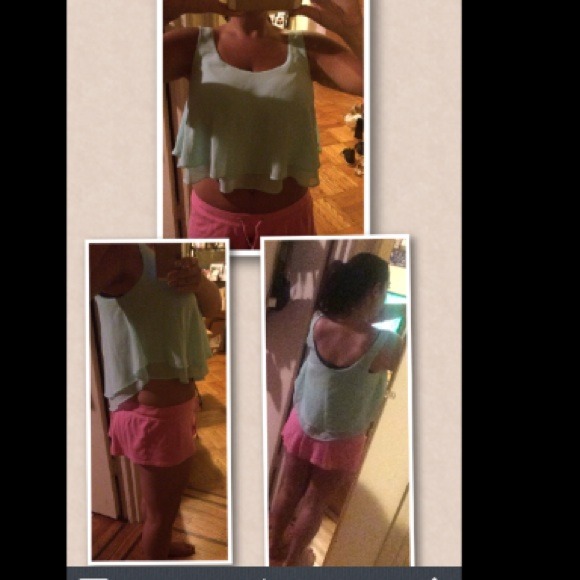 Crop top - Picture 2 of 2