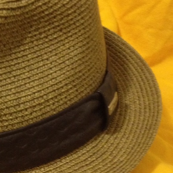 Fedora - Picture 2 of 3