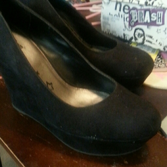 Shoe
