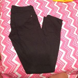 Size 5R Black super skinny bullhead jeans