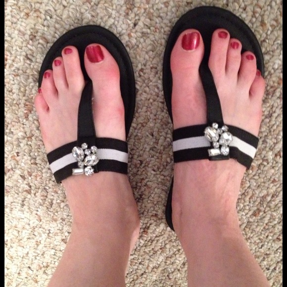 🚫👡Flip Flops Bundle👡🚫 - Picture 2 of 4