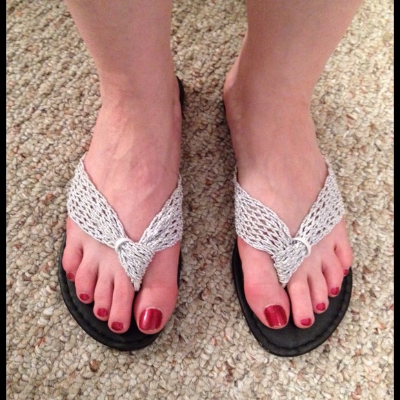🚫👡Flip Flops Bundle👡🚫 - Picture 3 of 4
