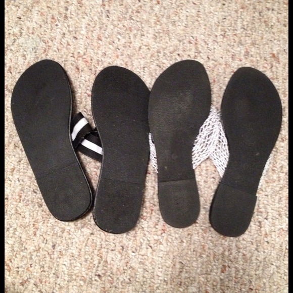 🚫👡Flip Flops Bundle👡🚫 - Picture 4 of 4
