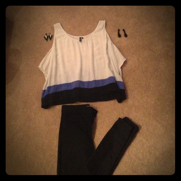 NEW! Two pairs of drop earrings🎀