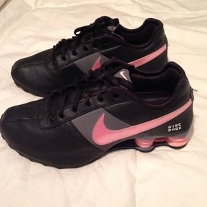 Women's Nike Shox 8.5