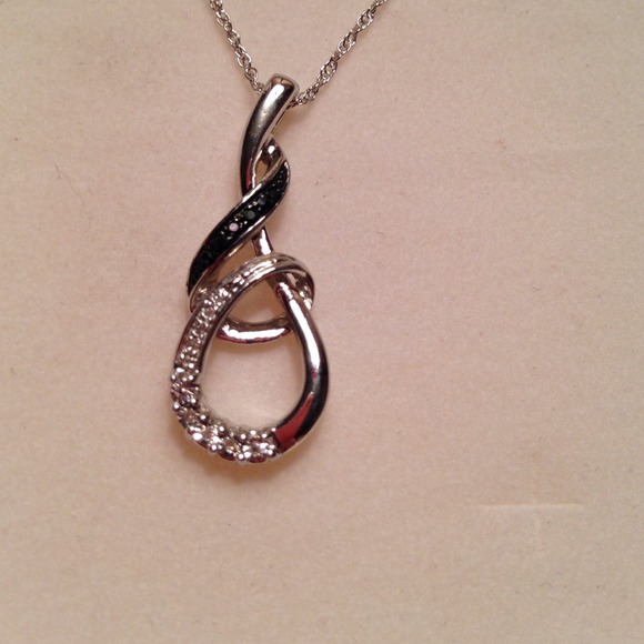 Kay Jewelers necklace