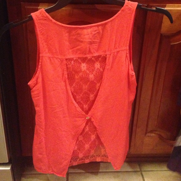 Beautiful shirt - Picture 2 of 2