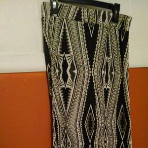 Maxi skirt with a slit
