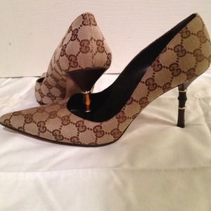 100% authentic Gucci pump.