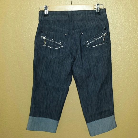 Capri Jeans - Picture 3 of 4