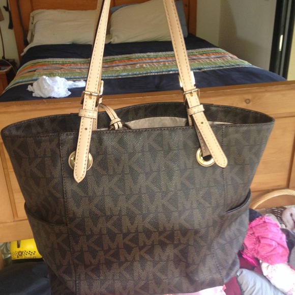 AUTHENTIC Micheal Kors bag