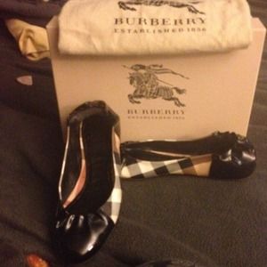 Burberry flats