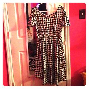 Hounds tooth print dress