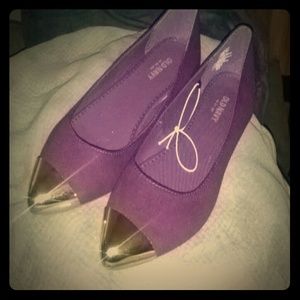 New without tags! Cute Flats