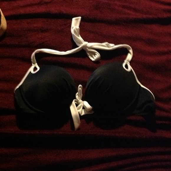 Too small. Never wore just once to take a picture