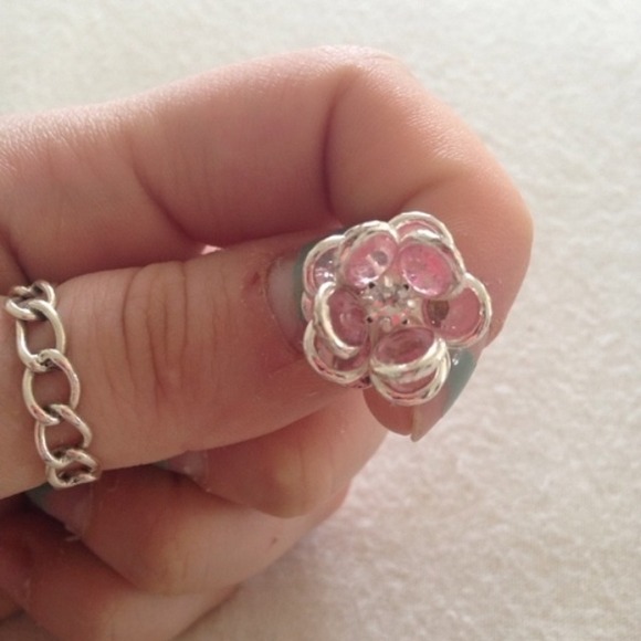 ❤️ SOLD IN BUNDLE ❤️Pink rhinestone earrings - Picture 3 of 4