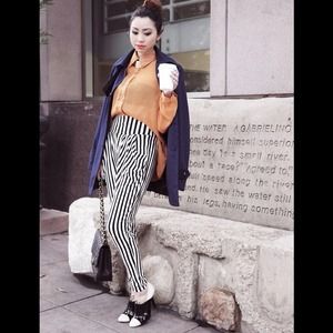 Black & White Stripe Harem Pants LARGE - $10