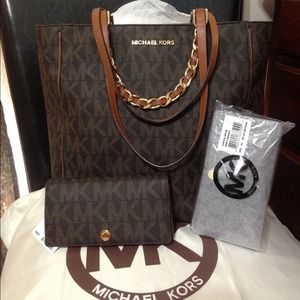 💖Reserve for juskayd💖MK Harper tote with wallet