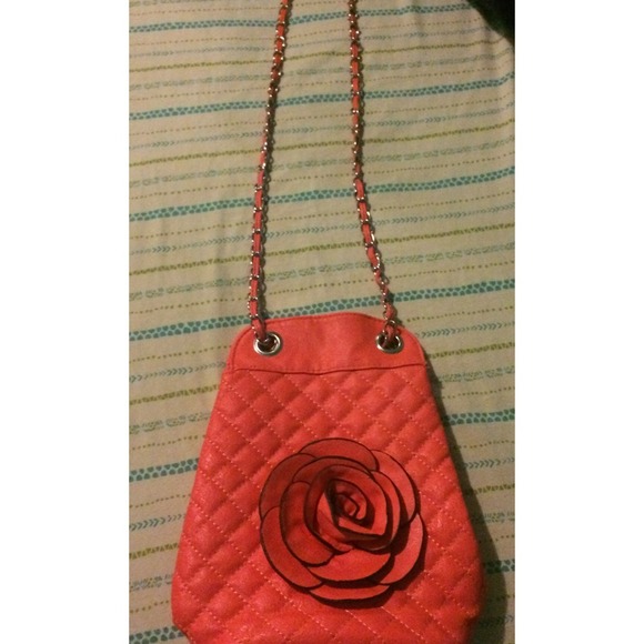 cute boutique crossbody bag!