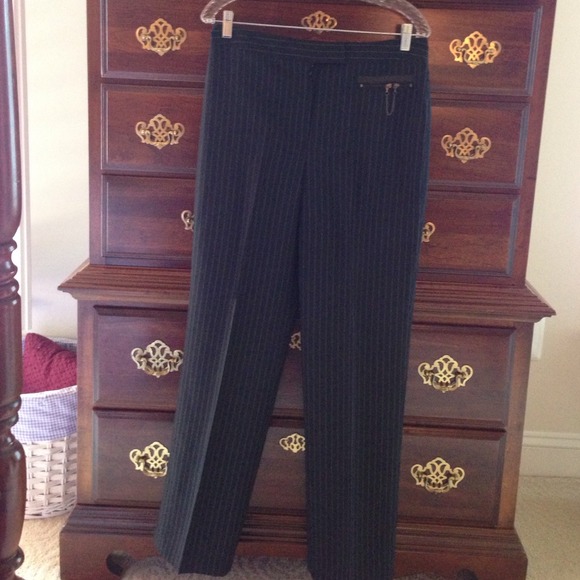 Black pinstripe pants w/ zip pocket in front comfy